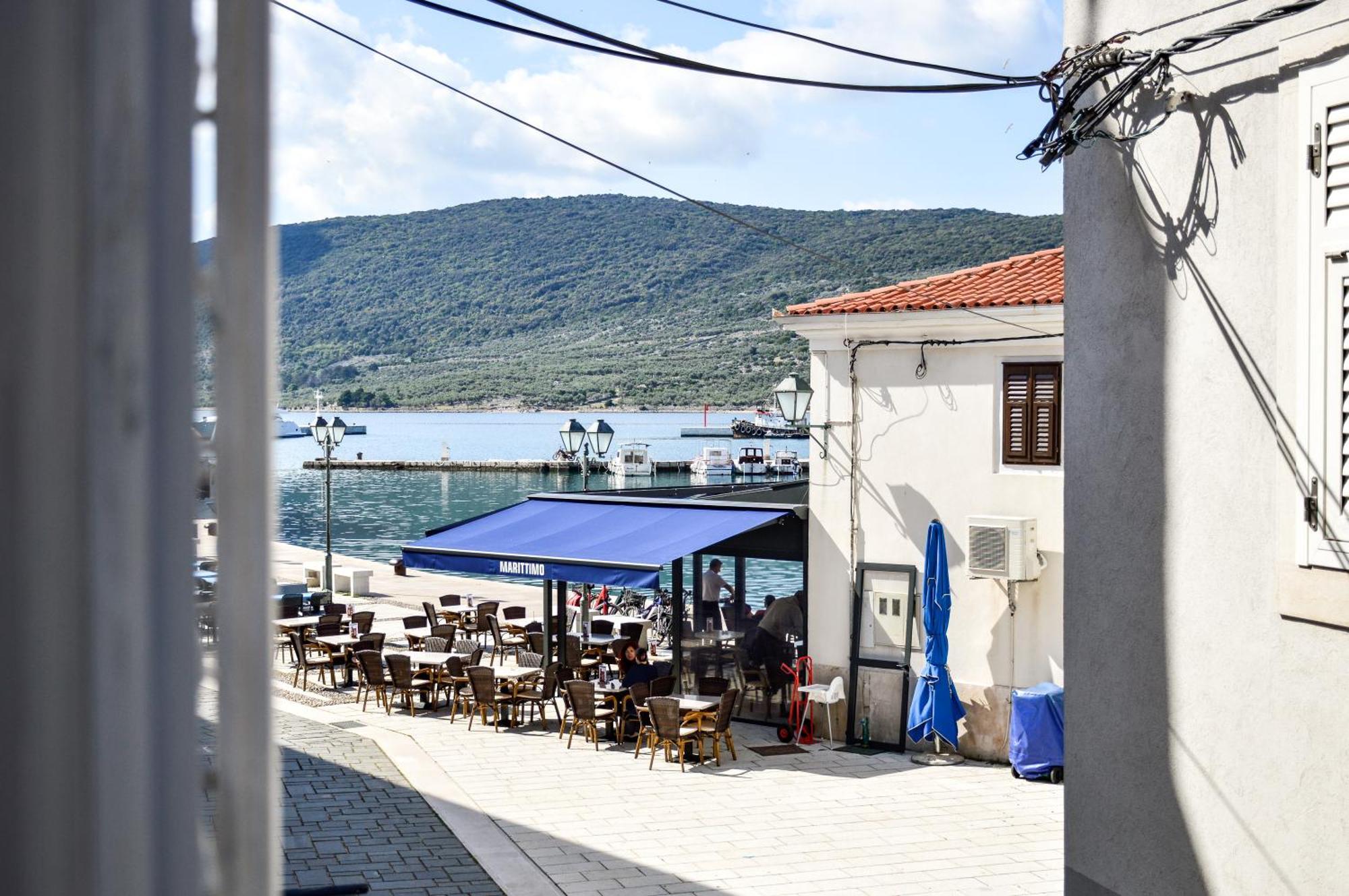 Charming Marine Style Apartment Cres Exterior photo